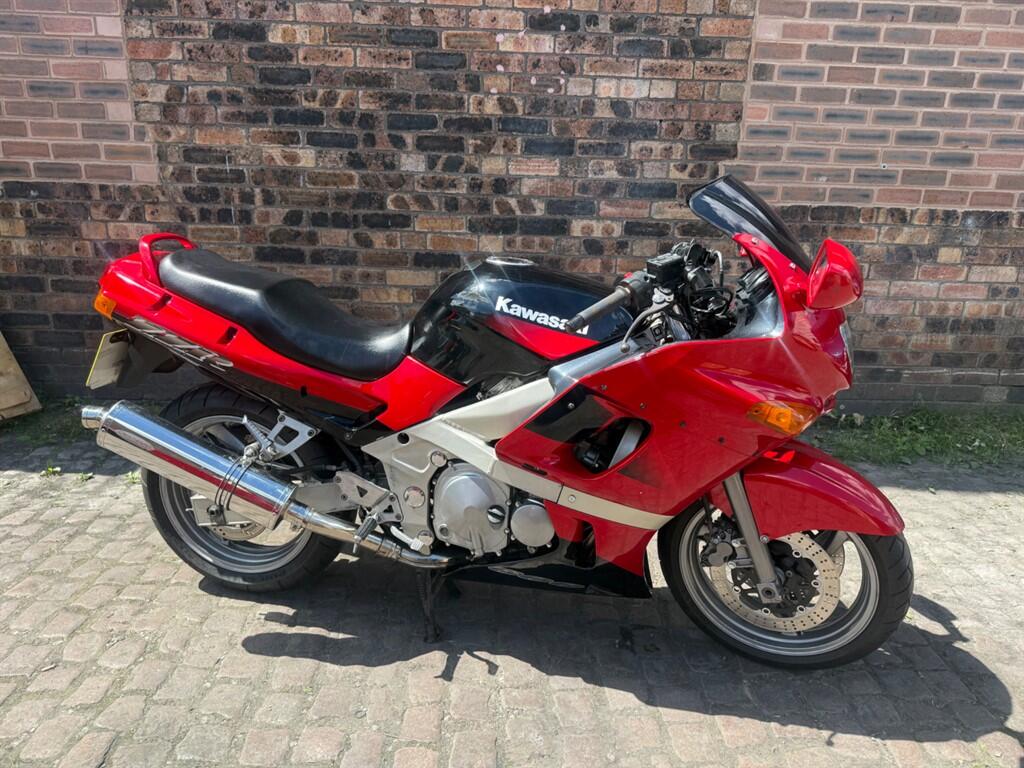 Kawasaki bikes for sale in Stafford | AutoTrader Bikes